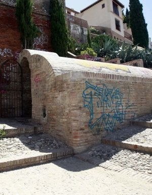 El menor escribió su nombre en letras grandes. :: GONZÁLEZ MOLERO/
