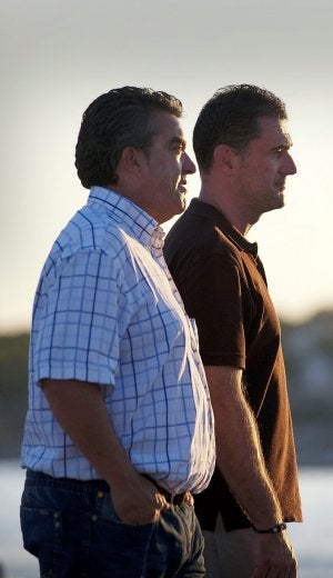 Antonio Barroso, en primer término, y Juan Luis Moreno. :: IDEAL/