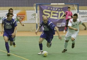 Partido reciente disputado por el Rea Jaén FS en el pabellón de la Salobreja. :: MANUEL BÉJAR/