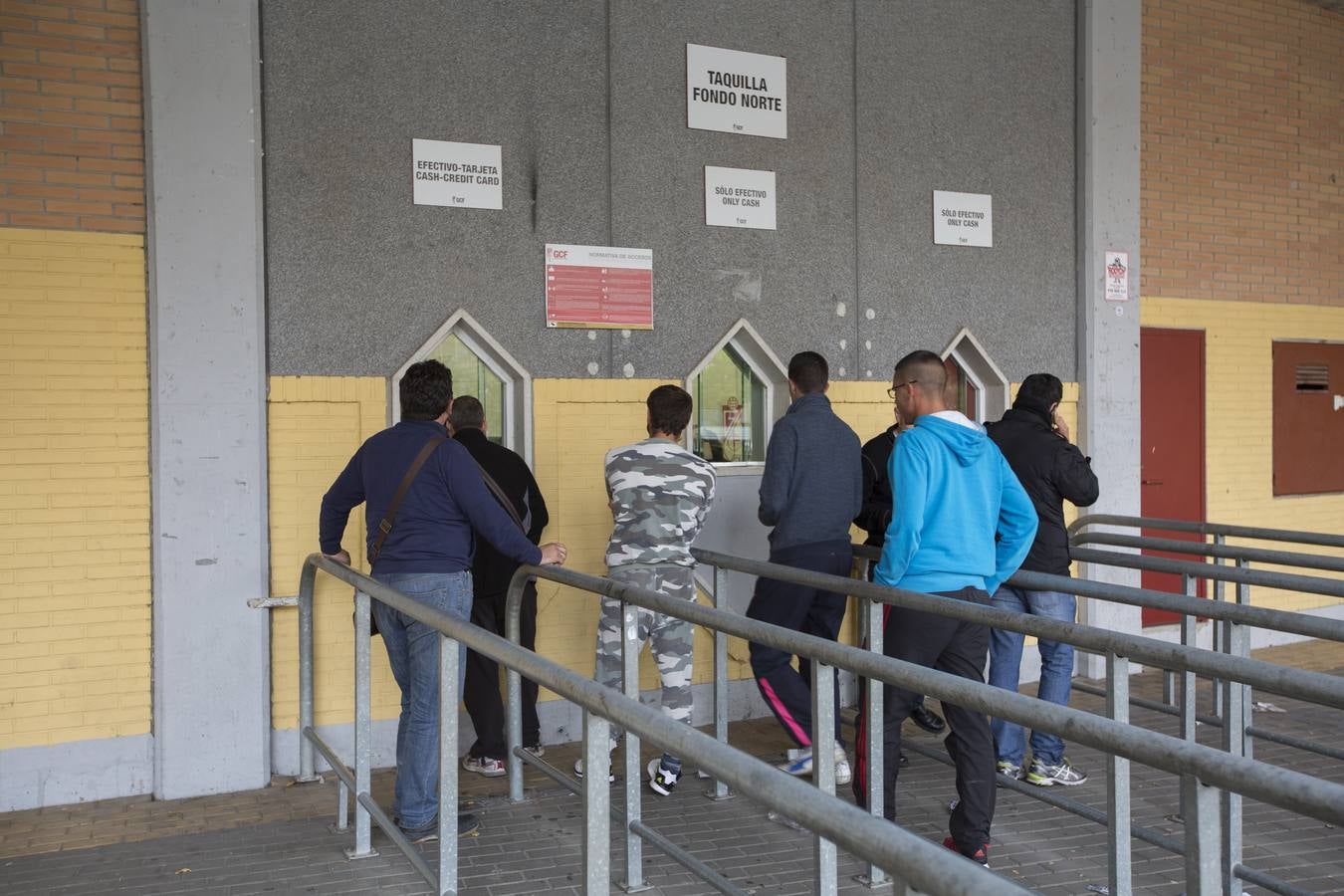 Con las entradas en la mano para el Granada - Barça