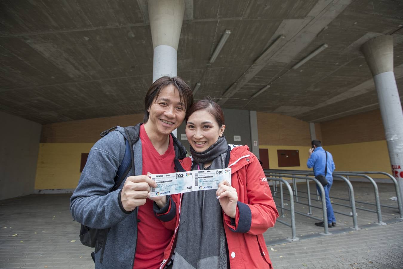 Con las entradas en la mano para el Granada - Barça
