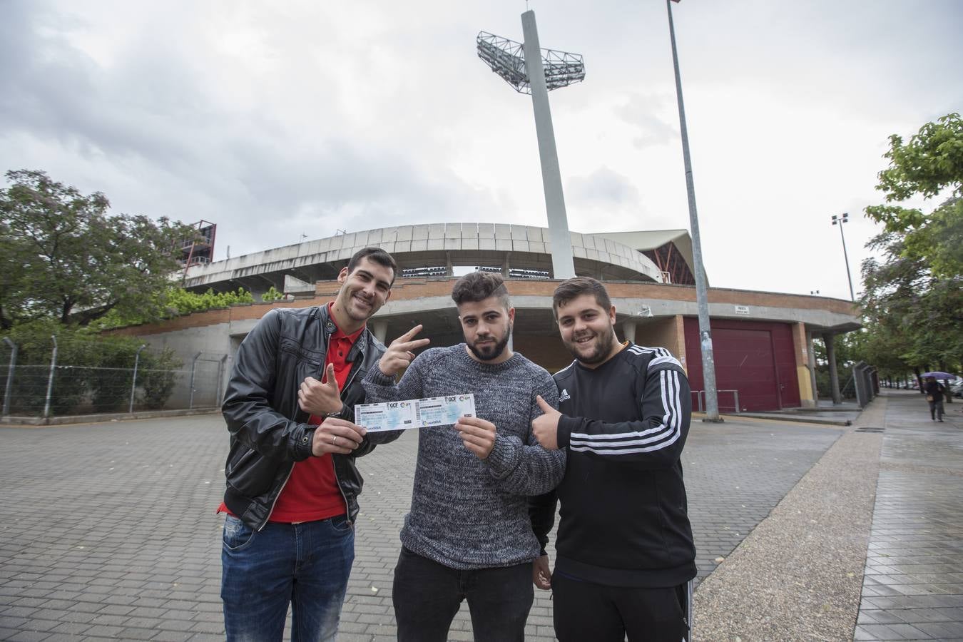 Con las entradas en la mano para el Granada - Barça