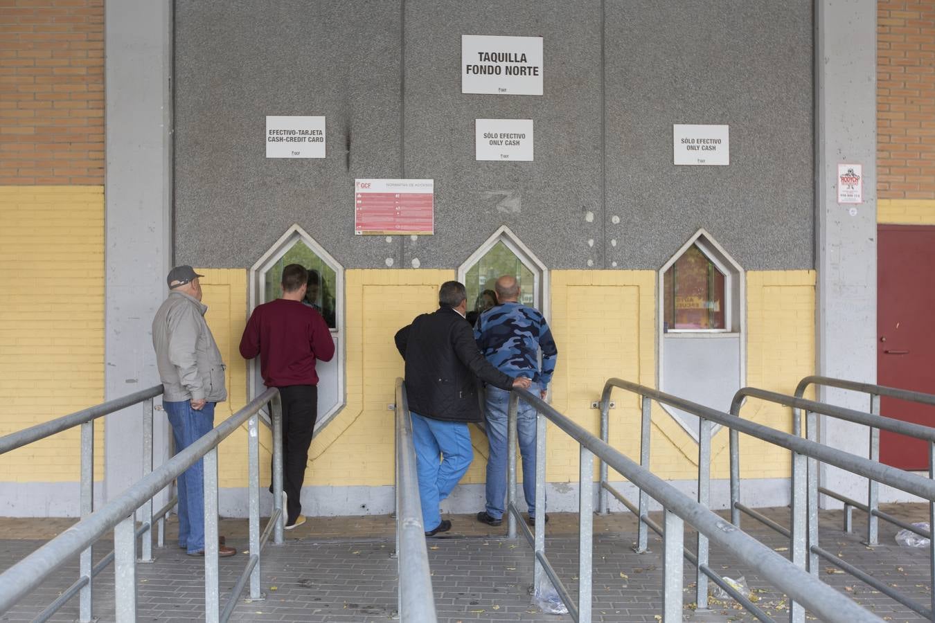 Con las entradas en la mano para el Granada - Barça