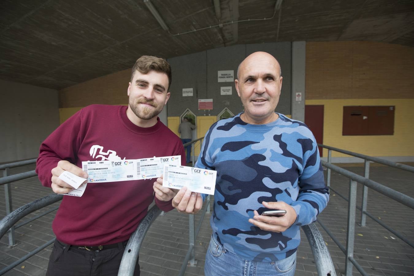 Con las entradas en la mano para el Granada - Barça