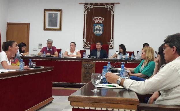 Retahíla de reproches mutuos en la comparencia de los cinco ediles del PP