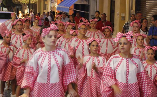 Semana de lunares, grana y oro en la capital de la Alpujarra