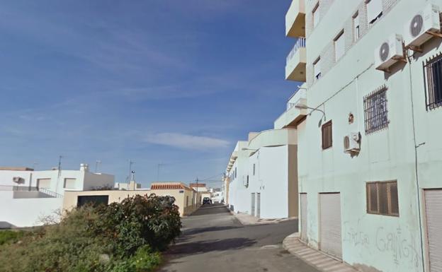 Herida grave una mujer en el robo en una vivienda en Adra