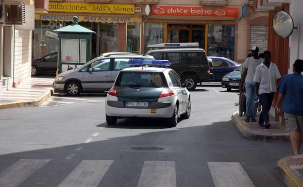 La mujer herida grave en un robo en su casa de Adra abandona la UCI y pasa a planta