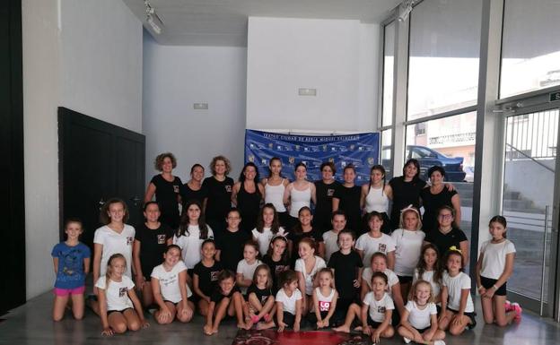 Una academia de baile de Berja ‘vive su sueño’ en París