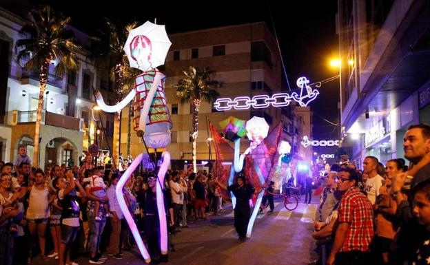Ausencia de incidentes relevantes y «éxito de participación», balance de la feria en Adra