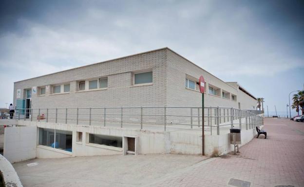 Aprobado el pliego de condiciones para la gestión de la Piscina Cubierta de Adra