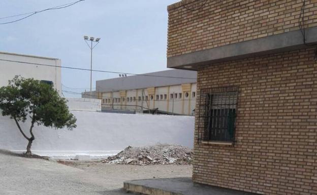 El PSOE vuelve a lamentar la falta de mantenimiento de los colegios