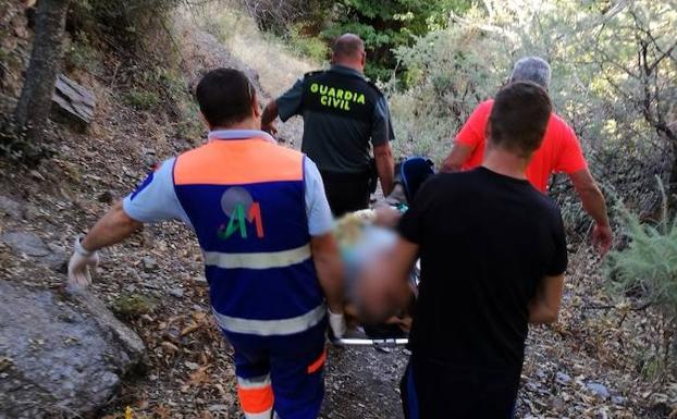Auxilian a dos personas mayores en Fondón y en Paterna
