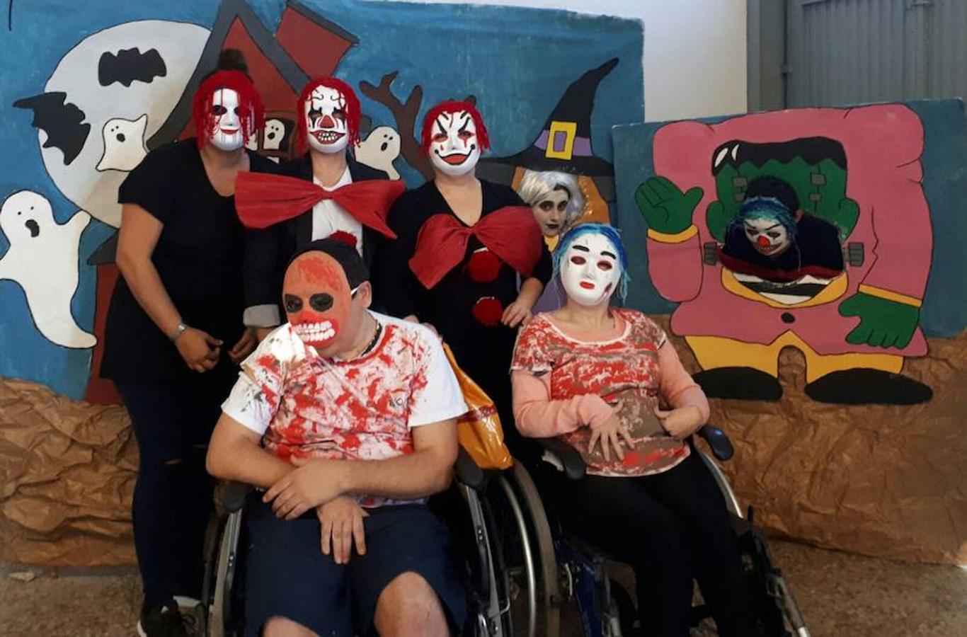 Halloween, el disfraz de la solidaridad en Adra