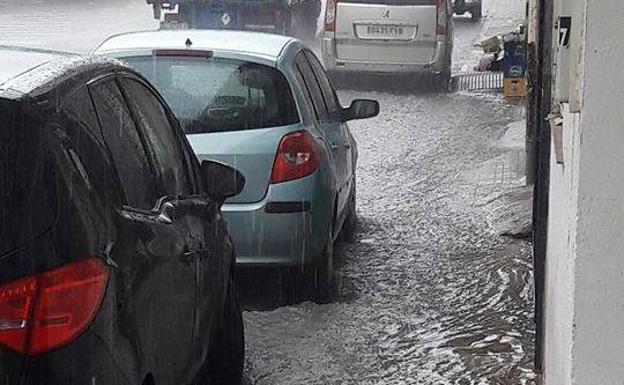 Malestar en La Curva por la acumulación de agua de lluvia