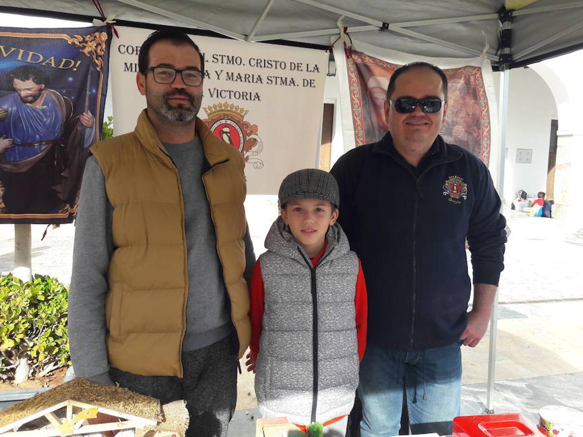 Berja apela a la generosidad en un mercadillo solidario