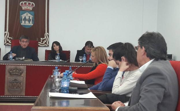 La «corruptela» enturbia la última sesión plenaria del año