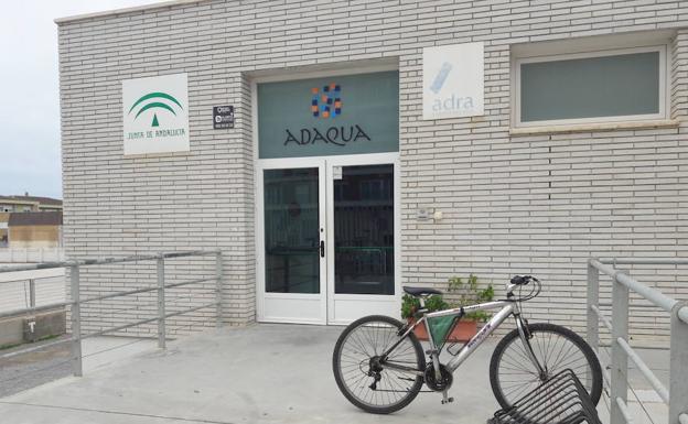 El PSOE apunta de nuevo al Club de Natación Ciudad de Adra para gestionar la Piscina Cubierta
