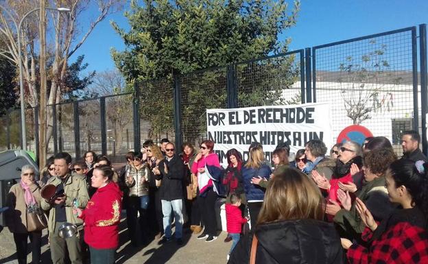 Continúan las protestas en el colegio San Tesifón de Berja