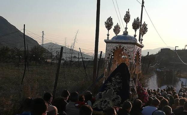 Berja recibe a su patrona en su tradicional bajada