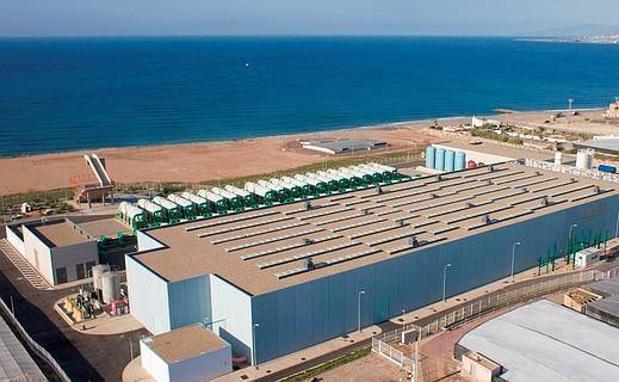 Adra quiere agua desalada para terminar con los problemas de cal