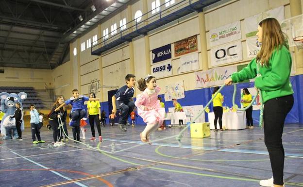 Una feria para toda la familia en el Pabellón de Deportes de Adra