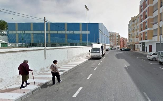 Fallece un trabajador al sufrir una caída desde seis metros de altura en Adra
