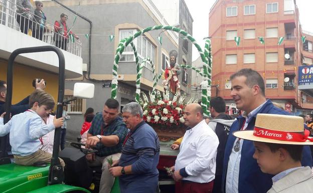 La lluvia desluce el día grande de San Marcos