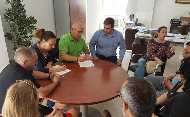 Nueve empleadas del servicio de limpieza de edificios municipales serán fijas a partir de julio
