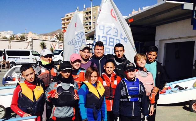 La vela, protagonista en la Escuela de Verano del Club Náutico
