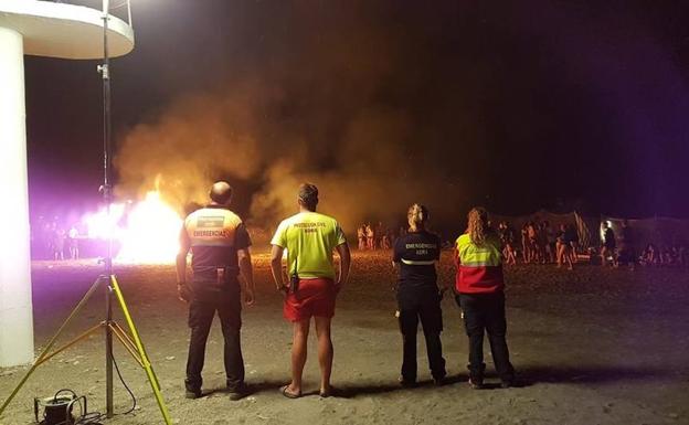 San Juan se celebra «sin sobresaltos» en Adra