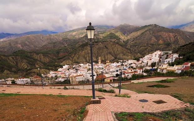 Alcolea renueva parte de su alumbrado para reducir la factura en un 40 por ciento