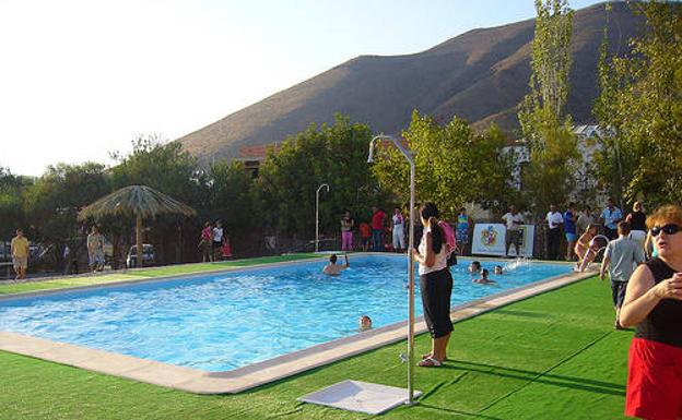 San Roque, La Tomillera y Castala abren al público sus piscinas