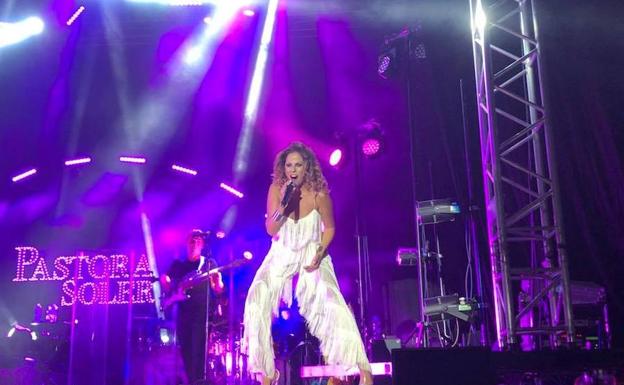 La voz de Pastora Soler marca el inicio de los Festivales de Berja