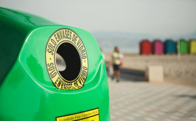 Más de 40 bares compiten en una 'liga' para reciclar vidrio