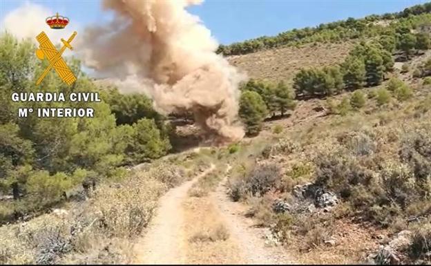 Hallan 63 kilos de goma 2 y 288 detonadores en una mina abandonada en Laujar