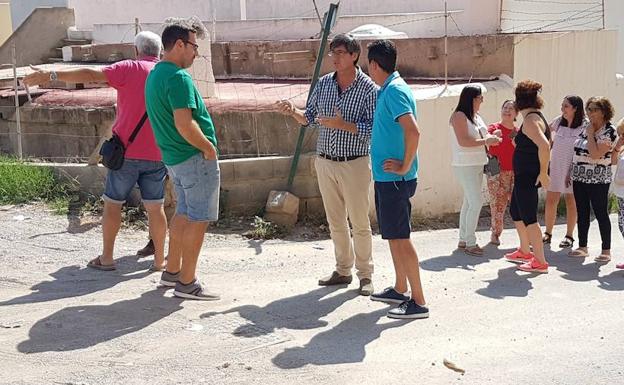 Asfaltan el Camino Viejo de Turón para dar respuesta a las quejas vecinales