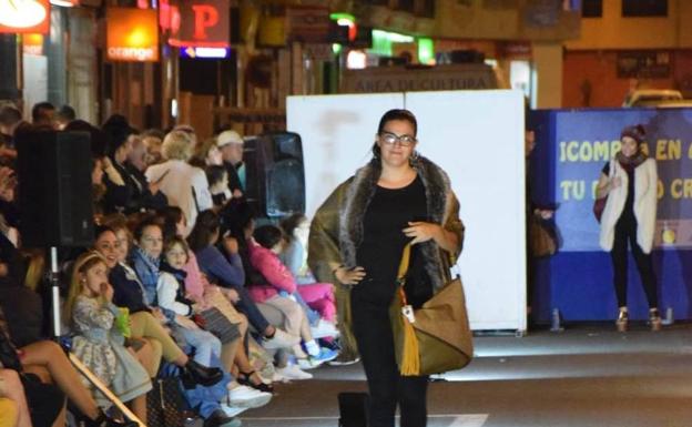 El pequeño comercio desfila en Natalio Rivas