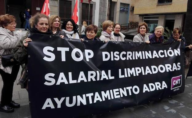 El TSJA avala a las empleadas del servicio de limpieza en su denuncia