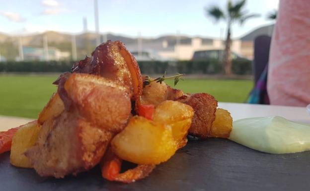 Las 'anchoas de la huerta' de Berja conquistan el paladar del jurado en la Ruta de la Tapa
