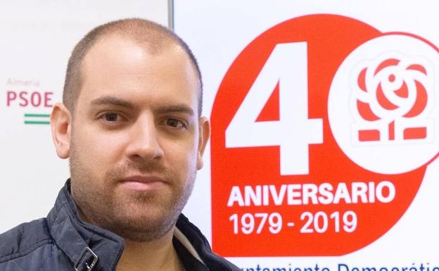 El PSOE rinde honores a 40 años de democracia en Fondón