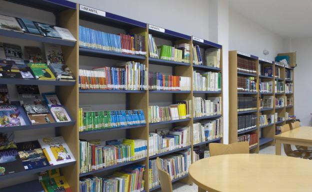 Opositores y universitarios exigen que la Biblioteca Municipal abra por la tarde en Navidad