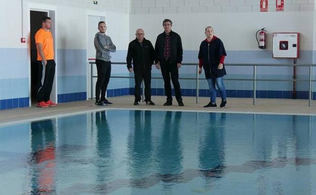 La reforma de la Piscina Municipal termina «en un mes» y se estudia «recortar las cuotas»