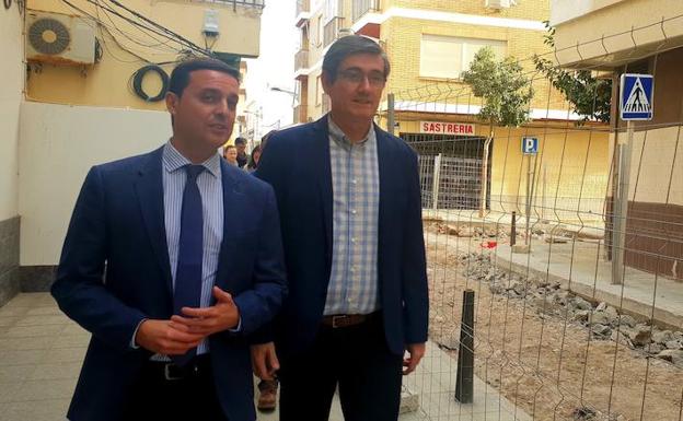 Primera visita a Adra de Aureliano García como presidente de la Diputación