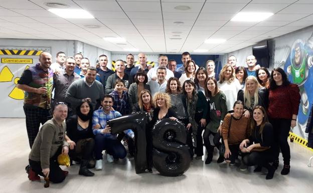La generación del 78 de Adra comparte risas y recuerdos
