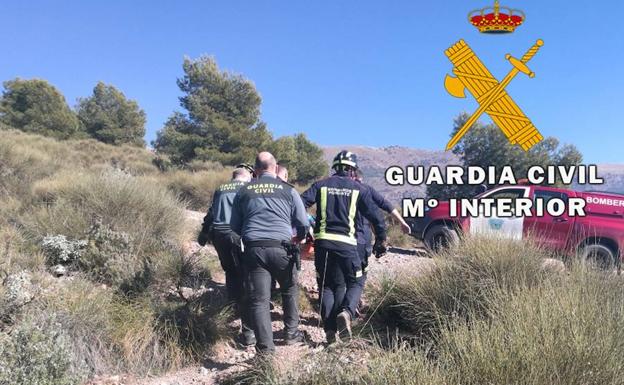 Rescatan a un parapentista herido en la sierra de Castala