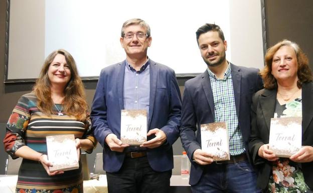 El escritor abderitano José Piqueras ambienta en la Alpujarra su primera novela
