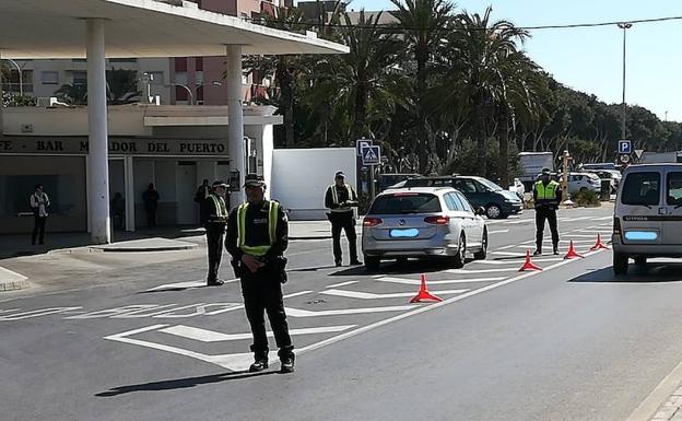 La Policía Local vigila de cerca el uso del cinturón de seguridad