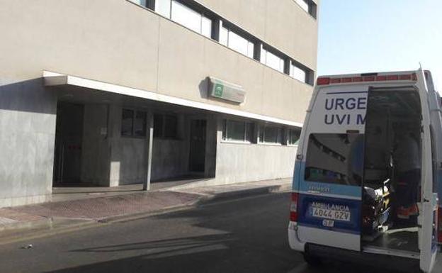 Orden de alejamiento por agredir a un médico y un enfermero en Adra