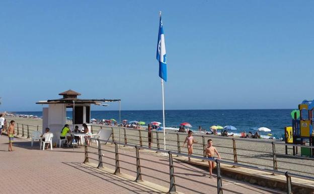 La costa de Adra lucirá cuatro Banderas Azules este verano